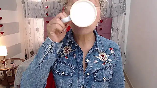 Afrodita sg online show from March 1, 2025, 1:40 pm