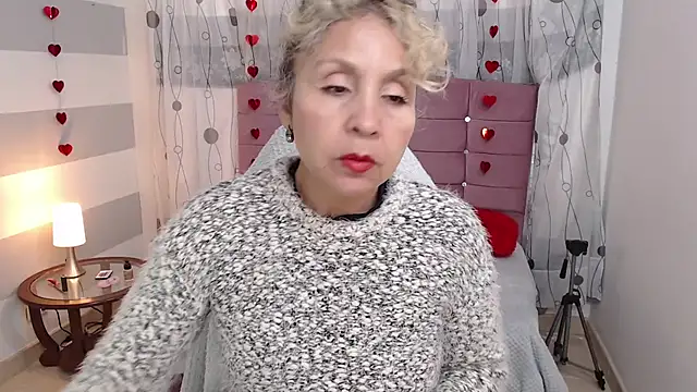 Afrodita sg online show from March 4, 2025, 9:43 pm