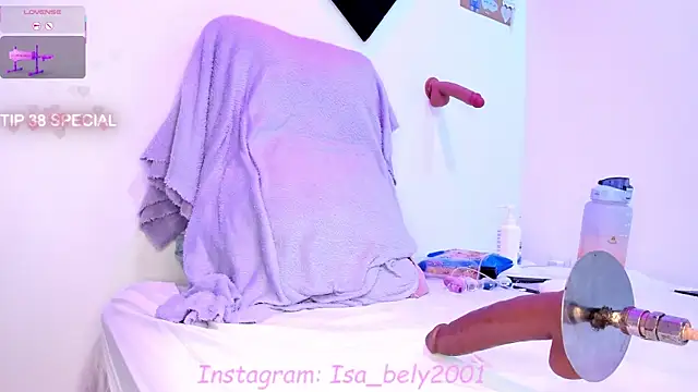 Snapshot of Isa_belly chatting on February 26, 2025, 3:32 am Isa belly online show from February 26, 2025, 3:32 am