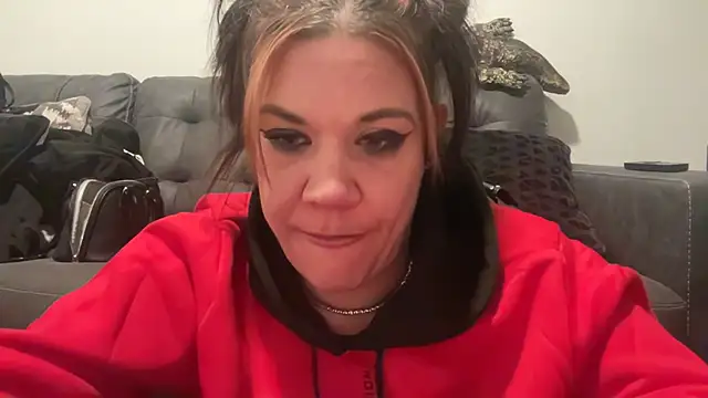 RavenRayyy online show from November 11, 2025, 6:46 am