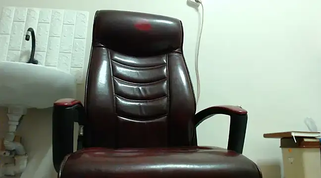 Snapshot of hardbigcock16 chatting on December 26, 2024, 2:27 pm hardbigcock16 online show from December 26, 2024, 2:27 pm