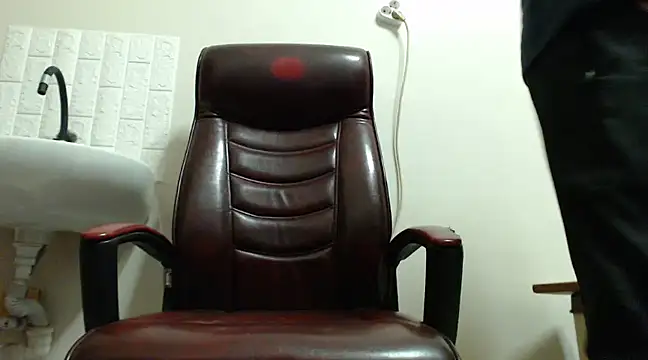 Snapshot of hardbigcock16 chatting on December 28, 2024, 11:52 am hardbigcock16 online show from December 28, 2024, 11:52 am