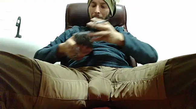 Snapshot of hardbigcock16 chatting on December 30, 2024, 3:02 pm hardbigcock16 online show from December 30, 2024, 3:02 pm