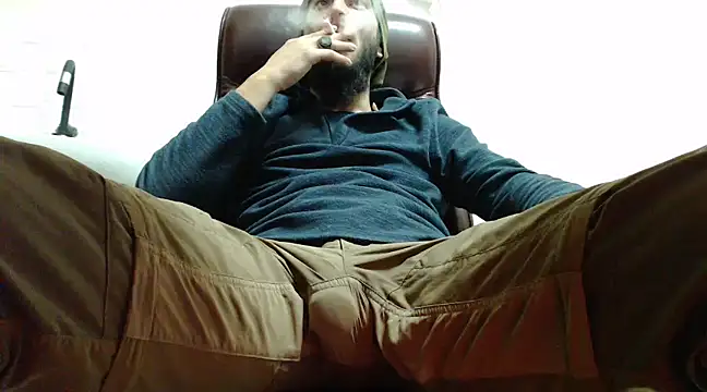 Snapshot of hardbigcock16 chatting on December 31, 2024, 9:42 am hardbigcock16 online show from December 31, 2024, 9:42 am