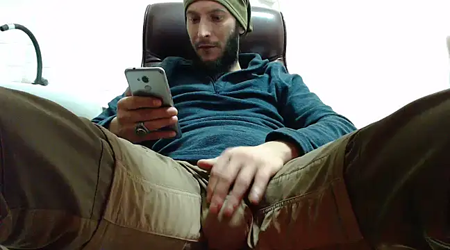 Snapshot of hardbigcock16 chatting on January 1, 2025, 12:44 pm hardbigcock16 online show from January 1, 2025, 12:44 pm