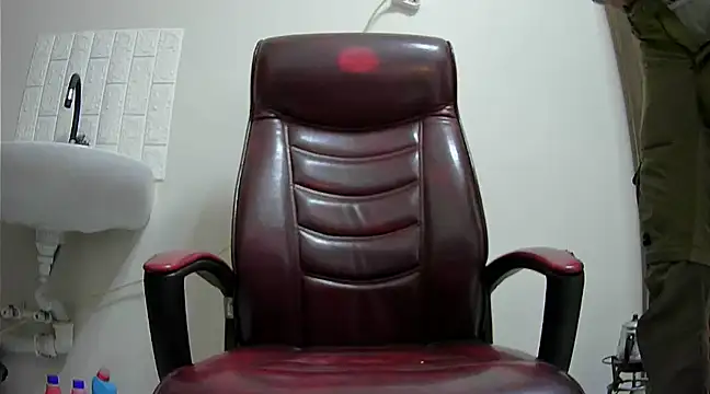 Snapshot of hardbigcock16 chatting on January 13, 2025, 7:43 am hardbigcock16 online show from January 13, 2025, 7:43 am