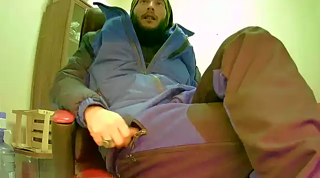 Snapshot of hardbigcock16 chatting on February 12, 2025, 6:51 am hardbigcock16 online show from February 12, 2025, 6:51 am