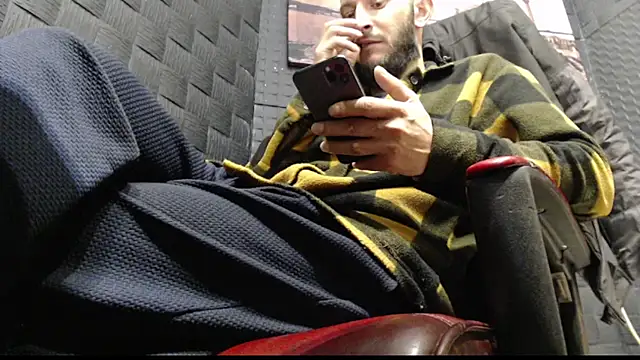 Snapshot of hardbigcock16 chatting on November 26, 2025, 9:54 am hardbigcock16 online show from November 26, 2025, 9:54 am