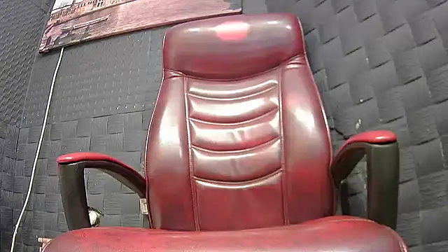 Snapshot of hardbigcock16 chatting on December 4, 2025, 7:39 am hardbigcock16 online show from December 4, 2025, 7:39 am