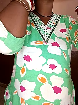 juhi06 online show from April 18, 2026, 9:24 am