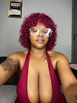 Snapshot of Boobylicious_BB chatting on May 15, 2026, 6:31 am Boobylicious BB online show from May 15, 2026, 6:31 am