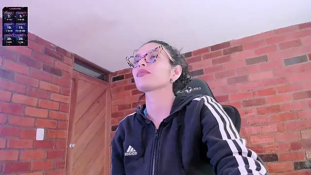 paulinabarnett- online show from December 27, 2024, 11:53 pm