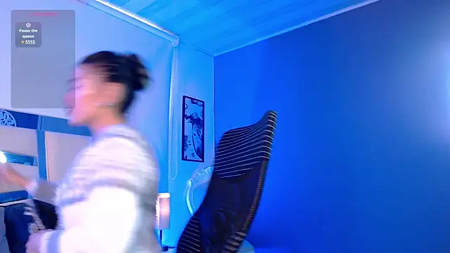 paulinabarnett- online show from February 27, 2025, 11:52 am