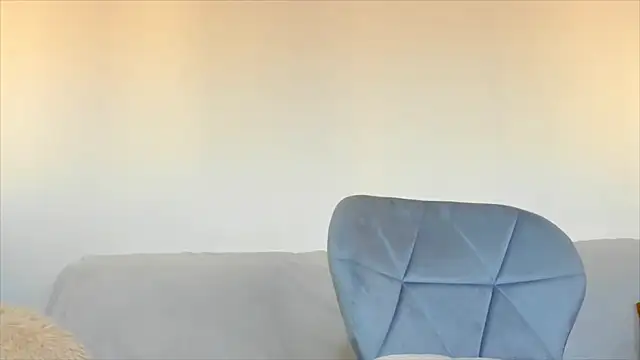 hornyemma   online show from December 18, 2024, 9:04 am