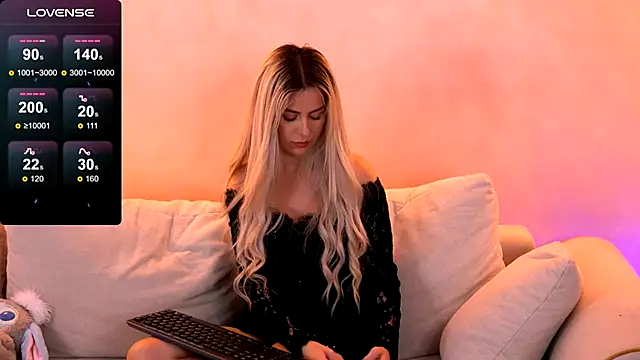 Kylie Benton online show from September 18, 2025, 8:49 am