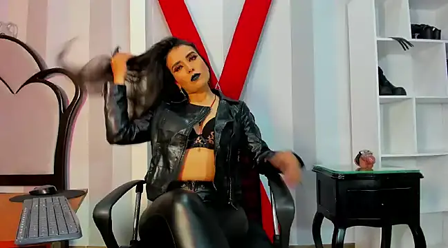 Snapshot of MeliizaQueen chatting on February 25, 2025, 8:19 pm MeliizaQueen online show from February 25, 2025, 8:19 pm