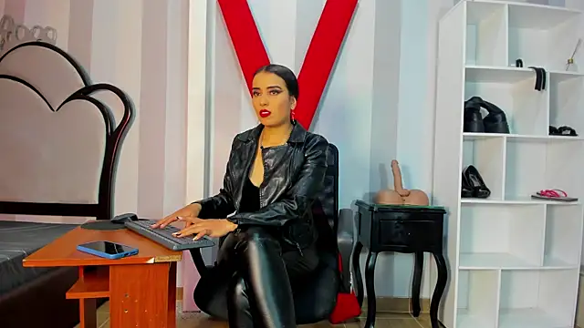 Snapshot of MeliizaQueen chatting on March 13, 2025, 4:45 pm MeliizaQueen online show from March 13, 2025, 4:45 pm