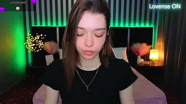 Snapshot of Cherry_Wipe chatting on May 26, 2026, 5:47 am Cherry Wipe online show from May 26, 2026, 5:47 am