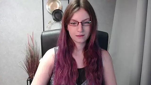 emmaxDelight online show from December 30, 2024, 8:43 am