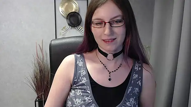 emmaxDelight online show from December 30, 2024, 11:48 am