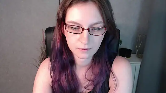 emmaxDelight online show from January 3, 2025, 1:14 pm