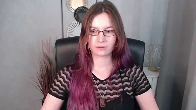 emmaxDelight online show from January 16, 2025, 1:14 pm