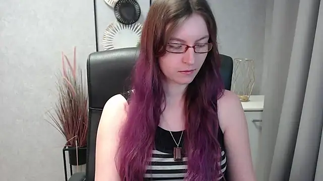 emmaxDelight online show from January 23, 2025, 10:11 am