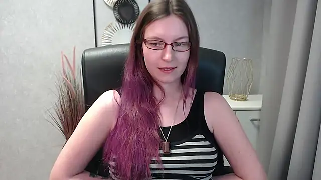 emmaxDelight online show from January 23, 2025, 1:13 pm