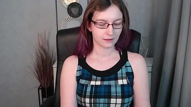 emmaxDelight online show from January 29, 2025, 9:33 am