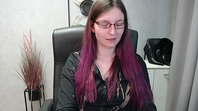 emmaxDelight online show from February 1, 2025, 10:37 am