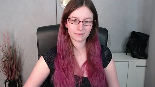 emmaxDelight online show from February 14, 2025, 12:36 pm