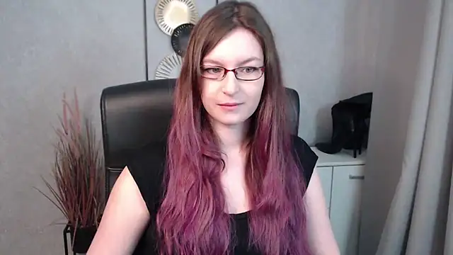 emmaxDelight online show from March 7, 2025, 6:35 am