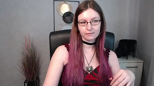 emmaxDelight online show from March 17, 2025, 9:33 am