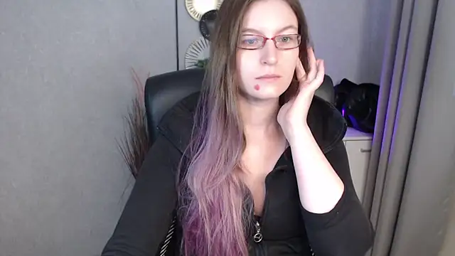 emmaxDelight online show from October 2, 2025, 5:25 am