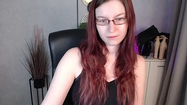 Snapshot of emmaxDelight chatting on February 16, 2026, 6:31 am emmaxDelight online show from February 16, 2026, 6:31 am