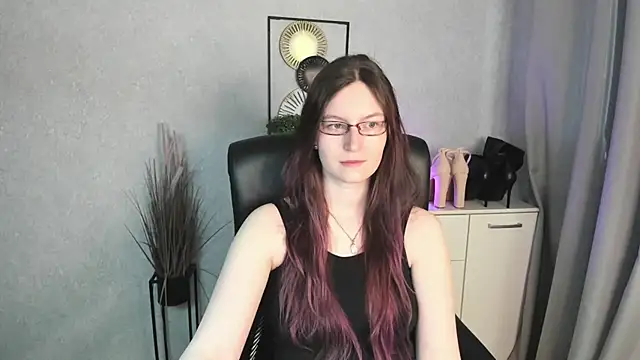 emmaxDelight online show from April 27, 2026, 5:27 am