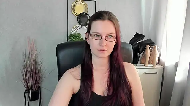 Snapshot of emmaxDelight chatting on June 3, 2026, 2:33 pm emmaxDelight online show from June 3, 2026, 2:33 pm
