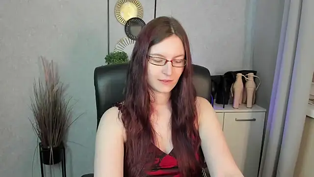 Snapshot of emmaxDelight chatting on June 11, 2026, 5:27 am emmaxDelight online show from June 11, 2026, 5:27 am