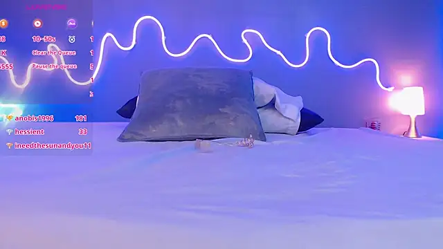 zoe jones13 online show from March 10, 2025, 9:43 am