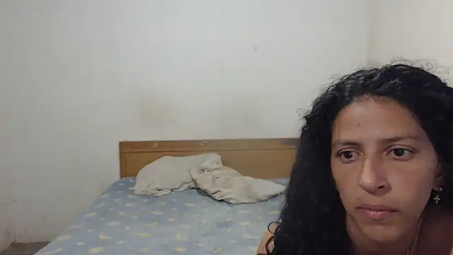 KateAndSimon online show from February 12, 2025, 1:27 pm