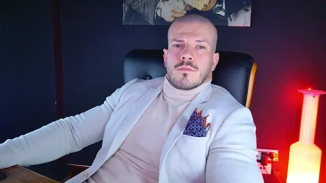 AngeloEric online show from December 11, 2024, 4:31 pm