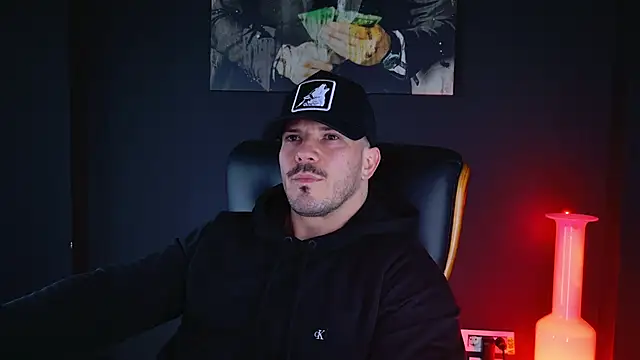 AngeloEric online show from December 16, 2024, 1:43 pm