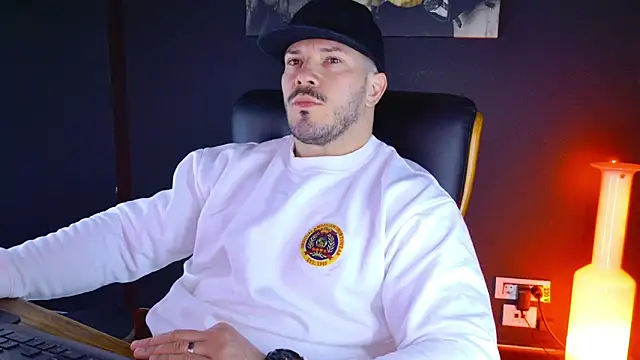 AngeloEric online show from January 17, 2025, 5:32 am