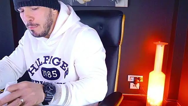 AngeloEric online show from January 28, 2025, 10:45 am