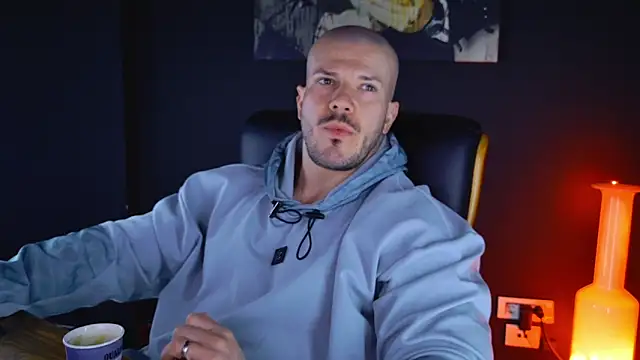 AngeloEric online show from February 12, 2025, 6:19 am