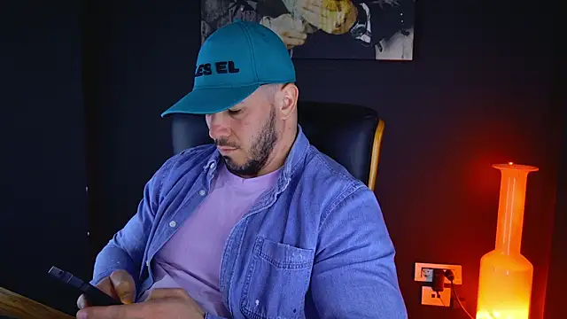 AngeloEric online show from March 17, 2025, 9:44 am