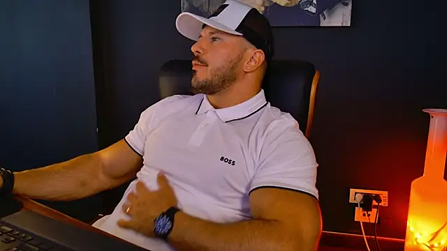 AngeloEric online show from September 19, 2025, 12:17 pm