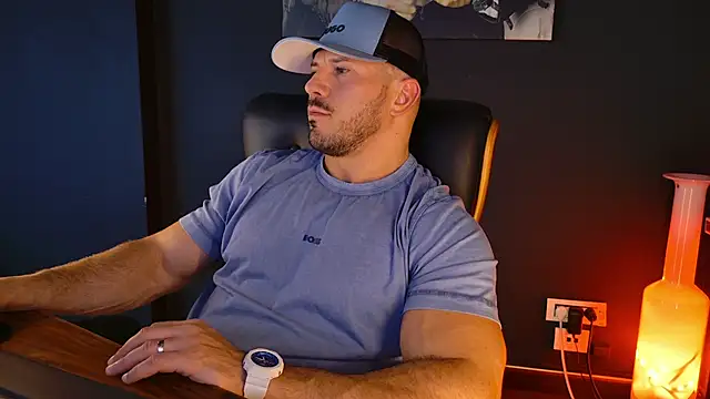 AngeloEric online show from October 29, 2025, 2:19 pm