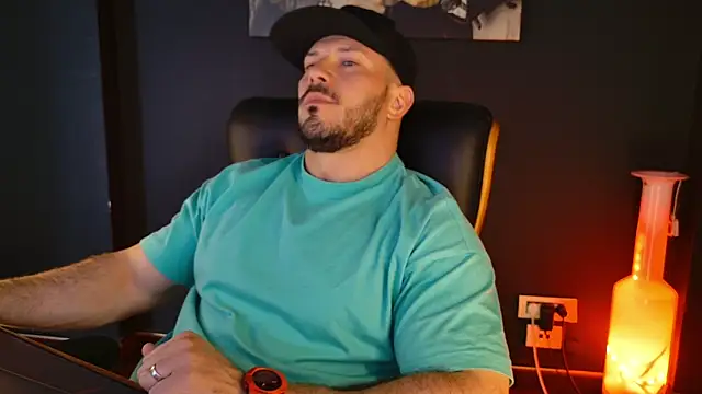 AngeloEric online show from April 21, 2026, 9:37 am