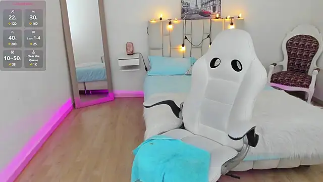 zoe turnner 18 online show from February 12, 2025, 11:29 am